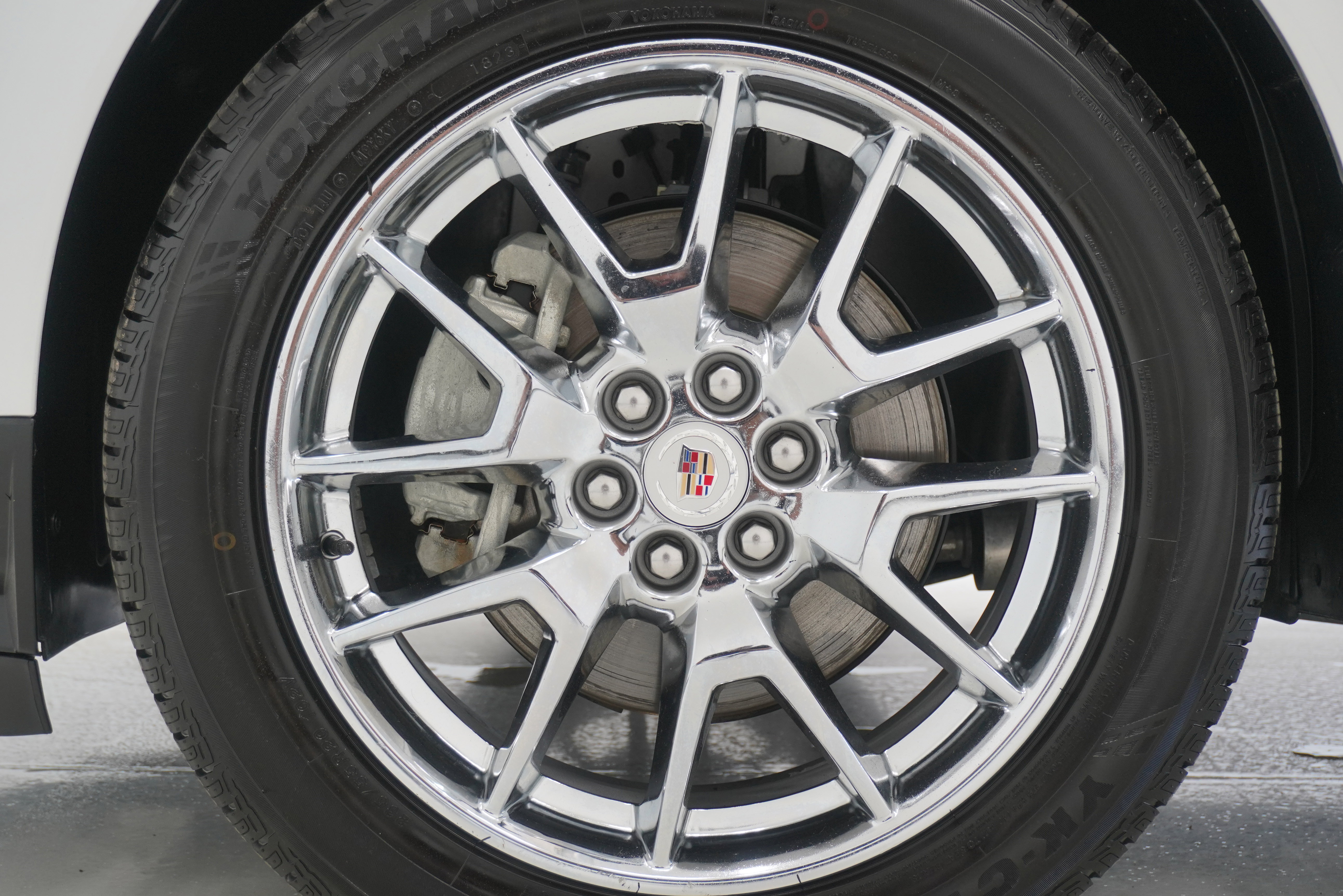 Used 2013 Cadillac SRX Luxury w/ Driver Awareness Package image 28