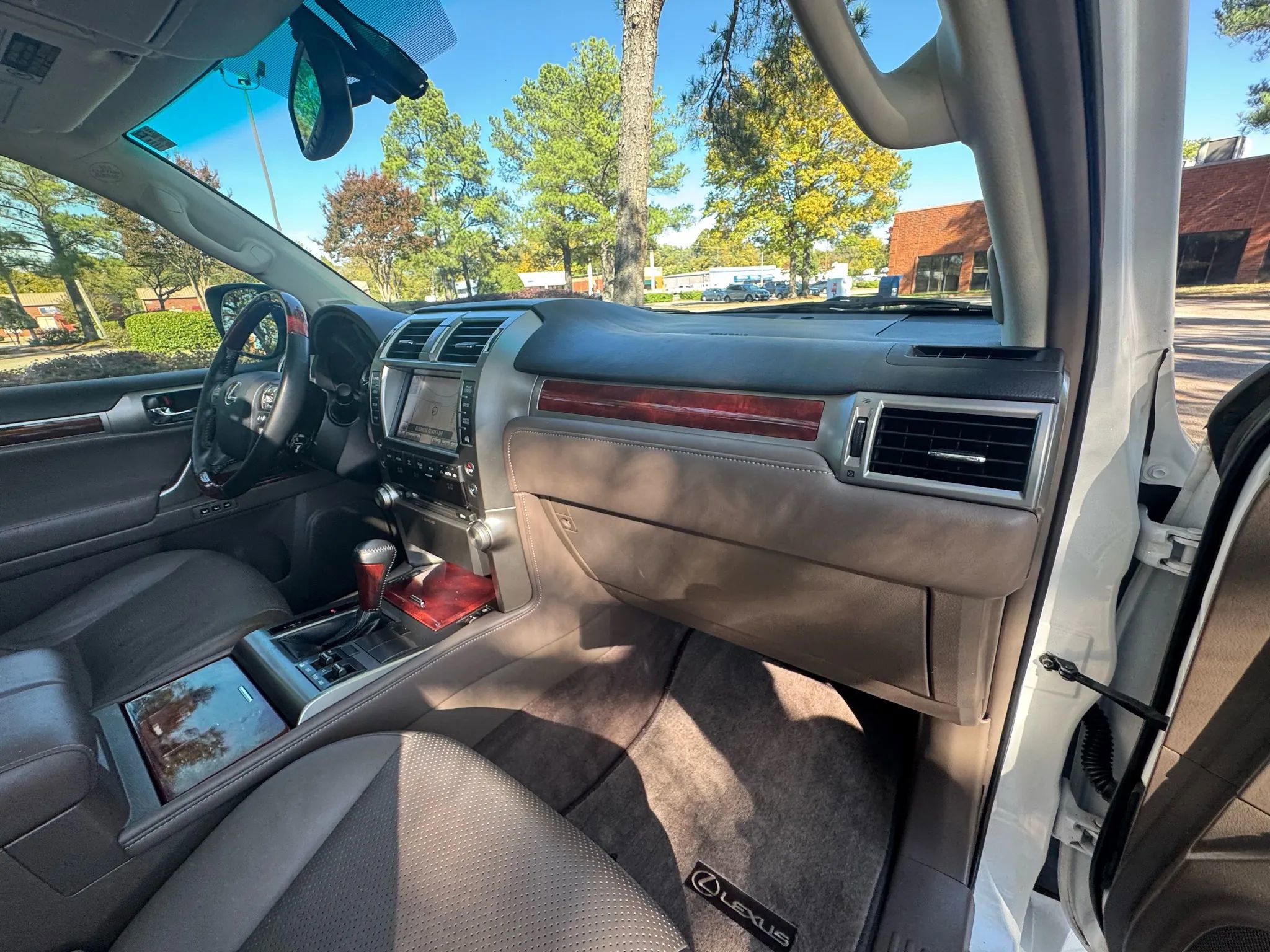 Used 2013 Lexus GX 460 image 15