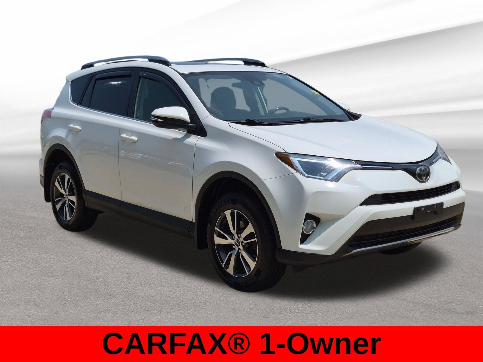 Used 2017 Toyota RAV4 XLE AWD/4WD image 3