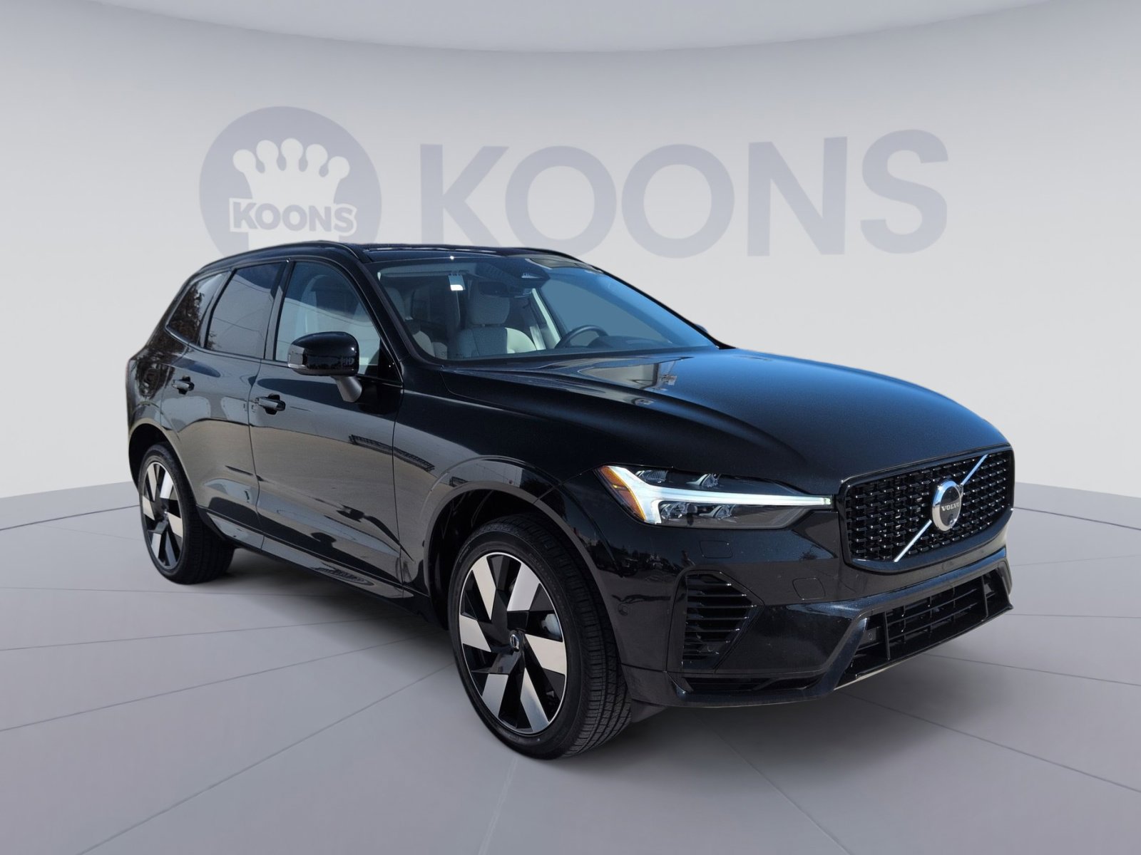 New 2025 Volvo XC60 T8 Plus w/ Protection Package Premier image 10