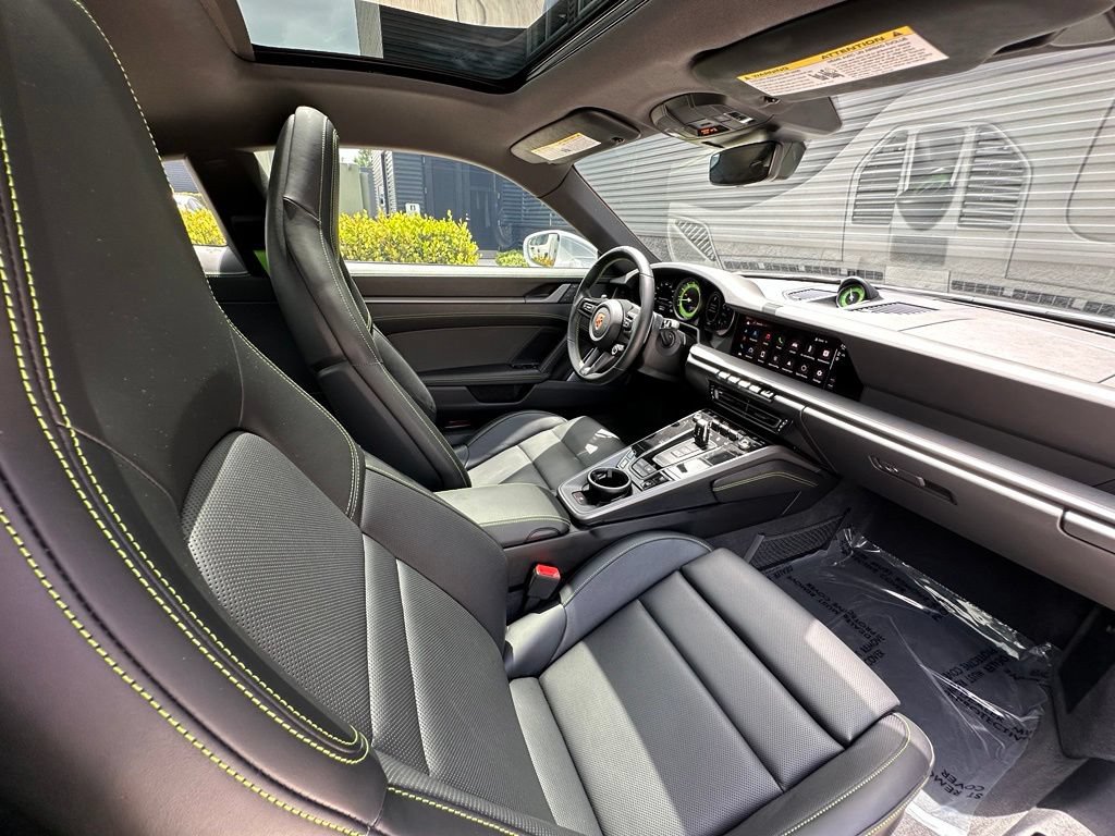 Certified 2024 Porsche 911 Carrera 4 AWD/4WD image 36