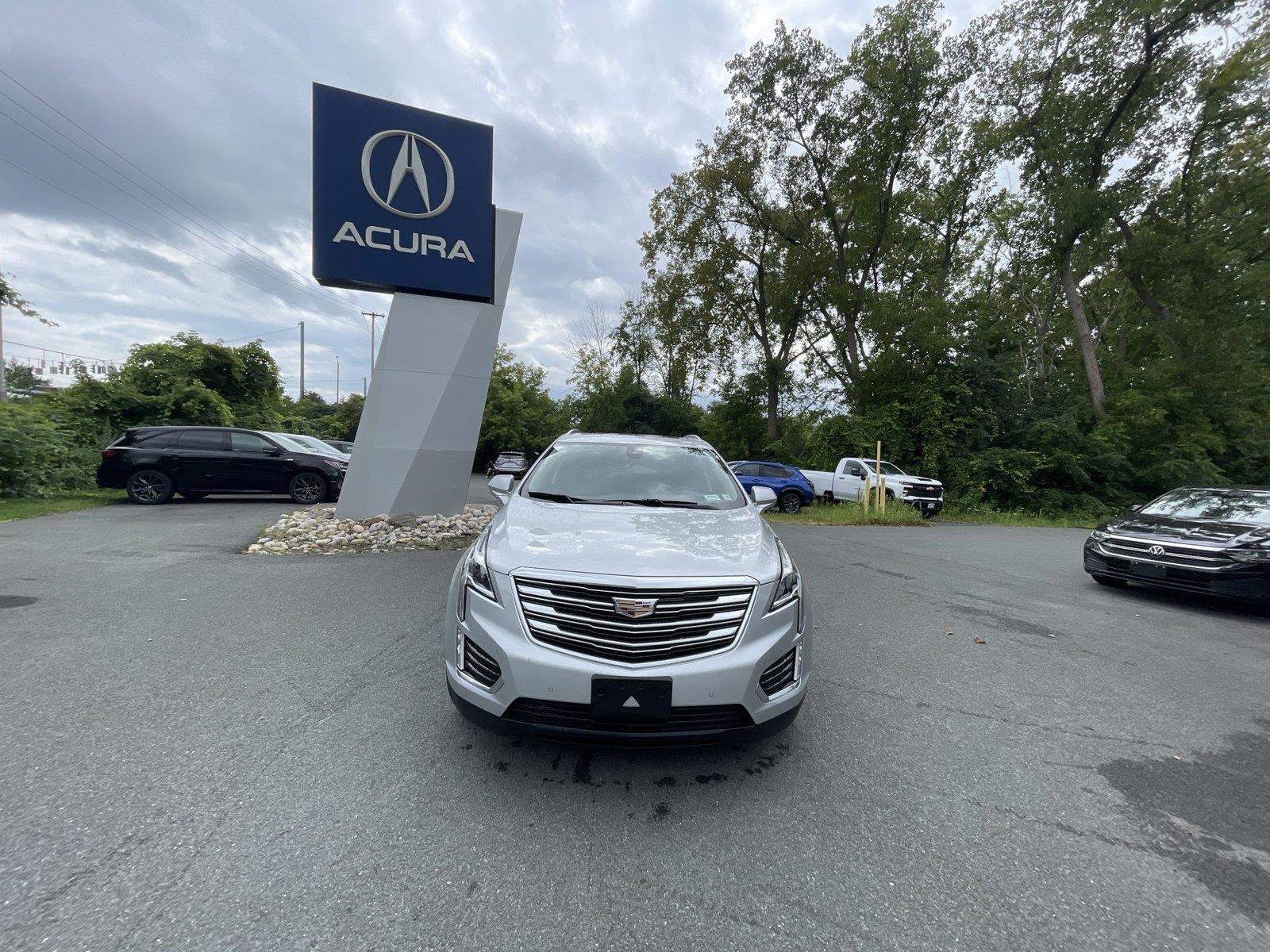 Used 2017 Cadillac XT5 Luxury w/ Driver Awareness Package AWD/4WD image 28