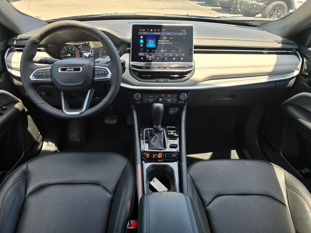 Used 2024 Jeep Compass Limited AWD/4WD image 5