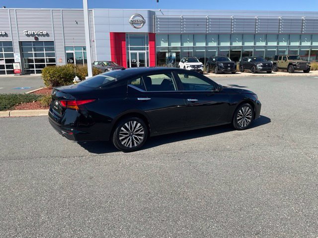 Used 2024 Nissan Altima 2.5 SV FWD image 6