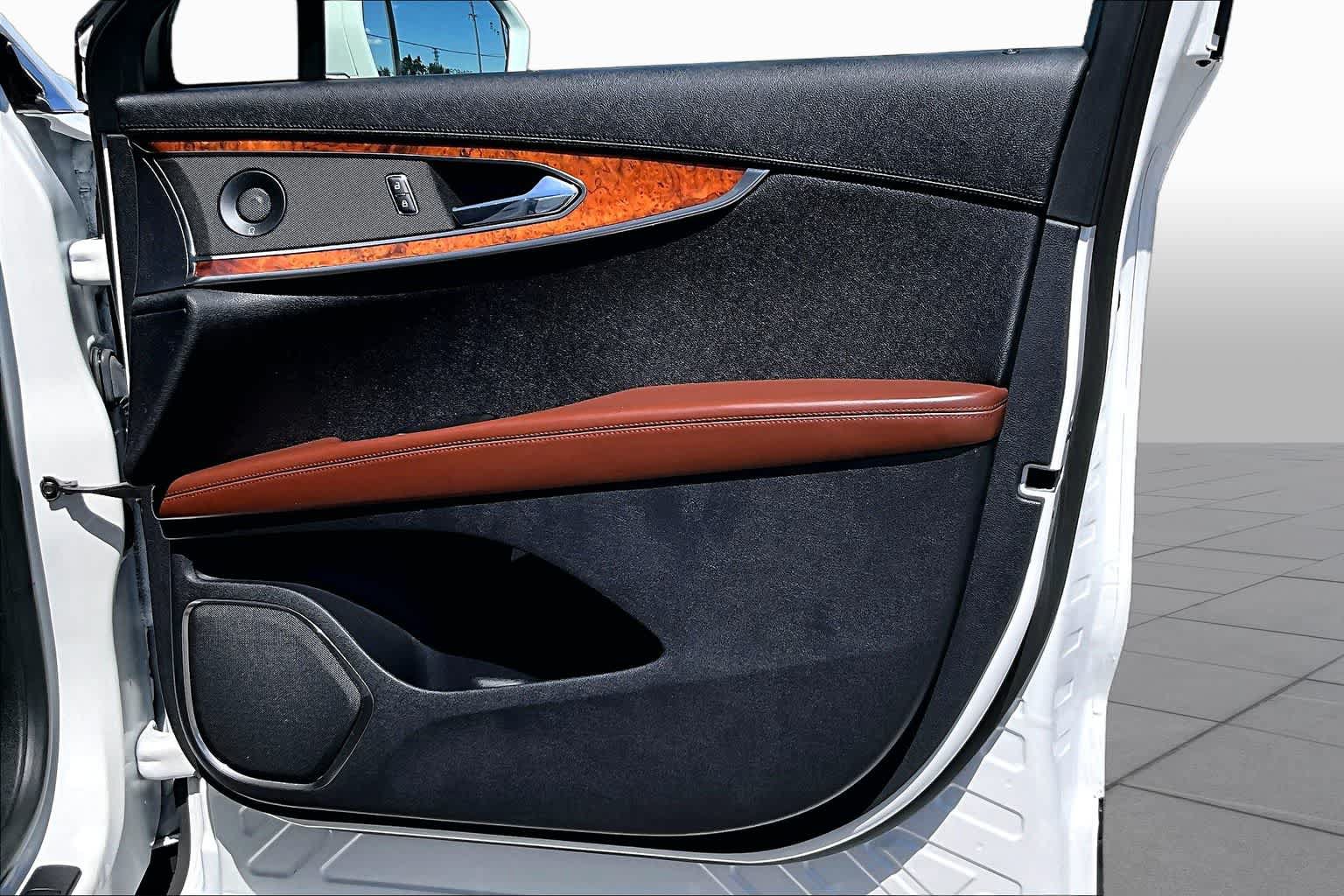 Used 2020 Lincoln Nautilus Reserve FWD image 27