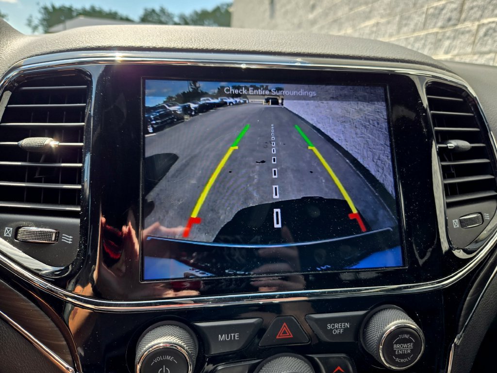 Used 2019 Jeep Grand Cherokee Limited w/ Trailer Tow Group IV AWD/4WD image 27