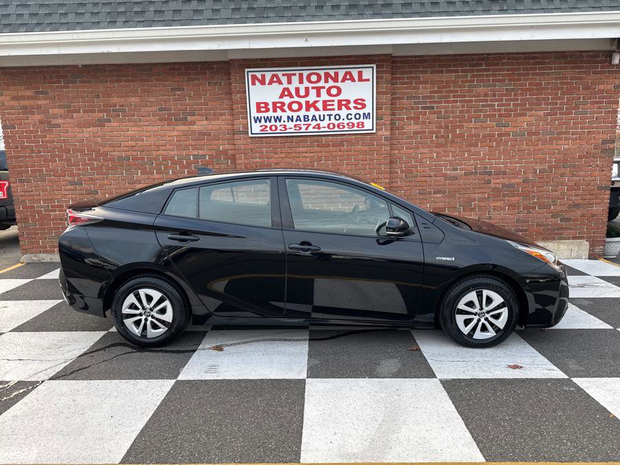 Used 2018 Toyota Prius Two image 2