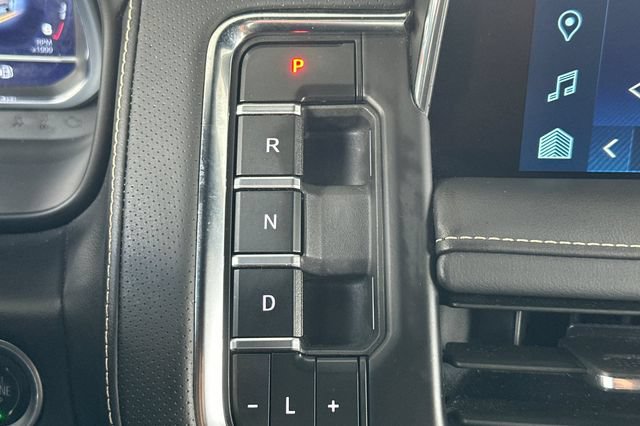 Used 2024 Chevrolet Tahoe Premier AWD/4WD image 24