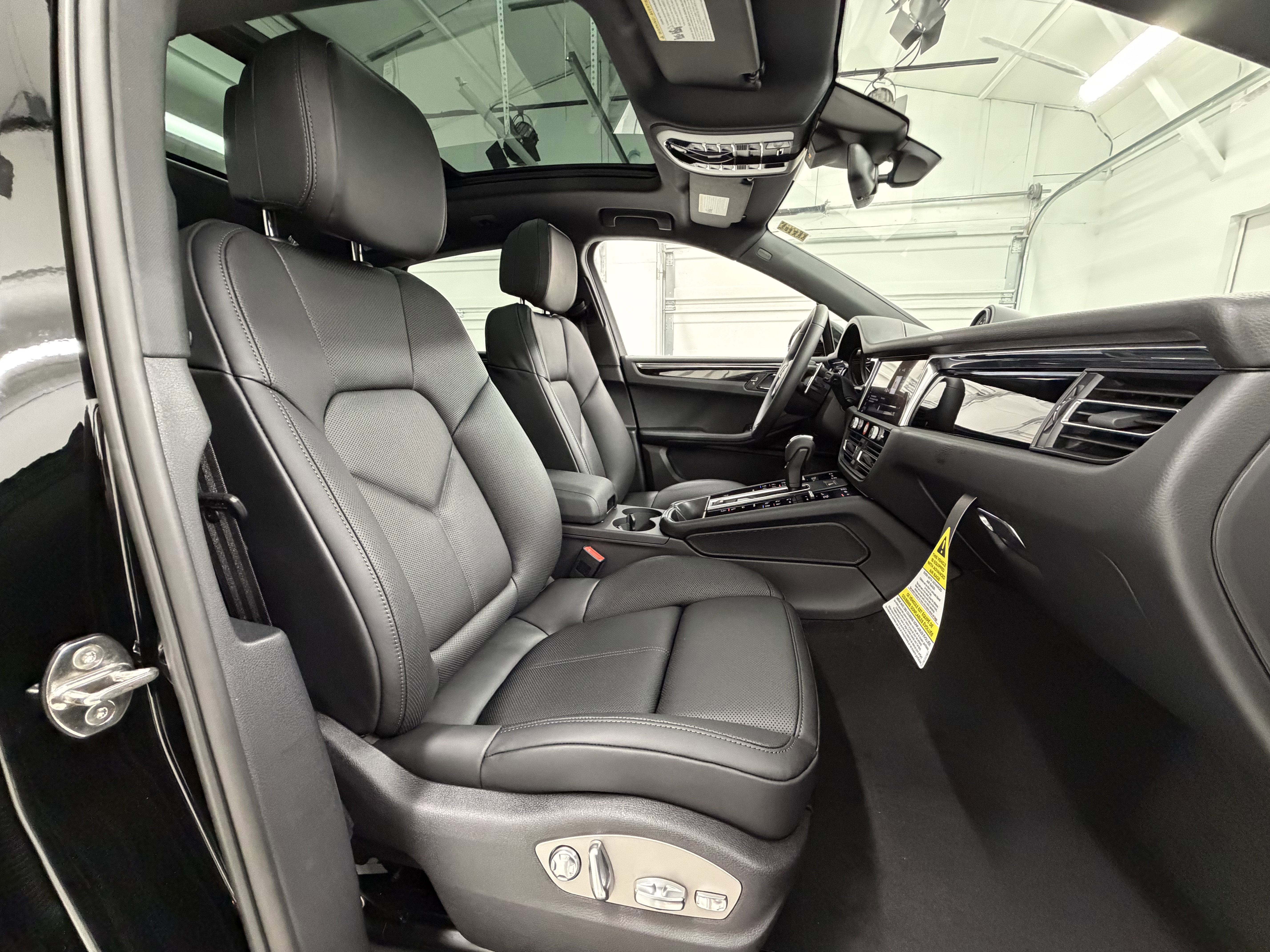 New 2026 Porsche Macan image 23