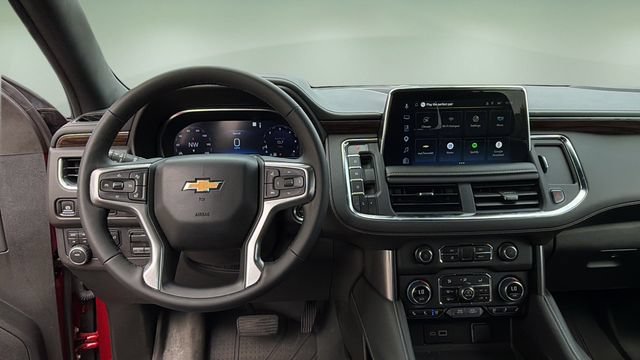 Used 2024 Chevrolet Suburban Premier w/ Premium Package AWD/4WD image 9
