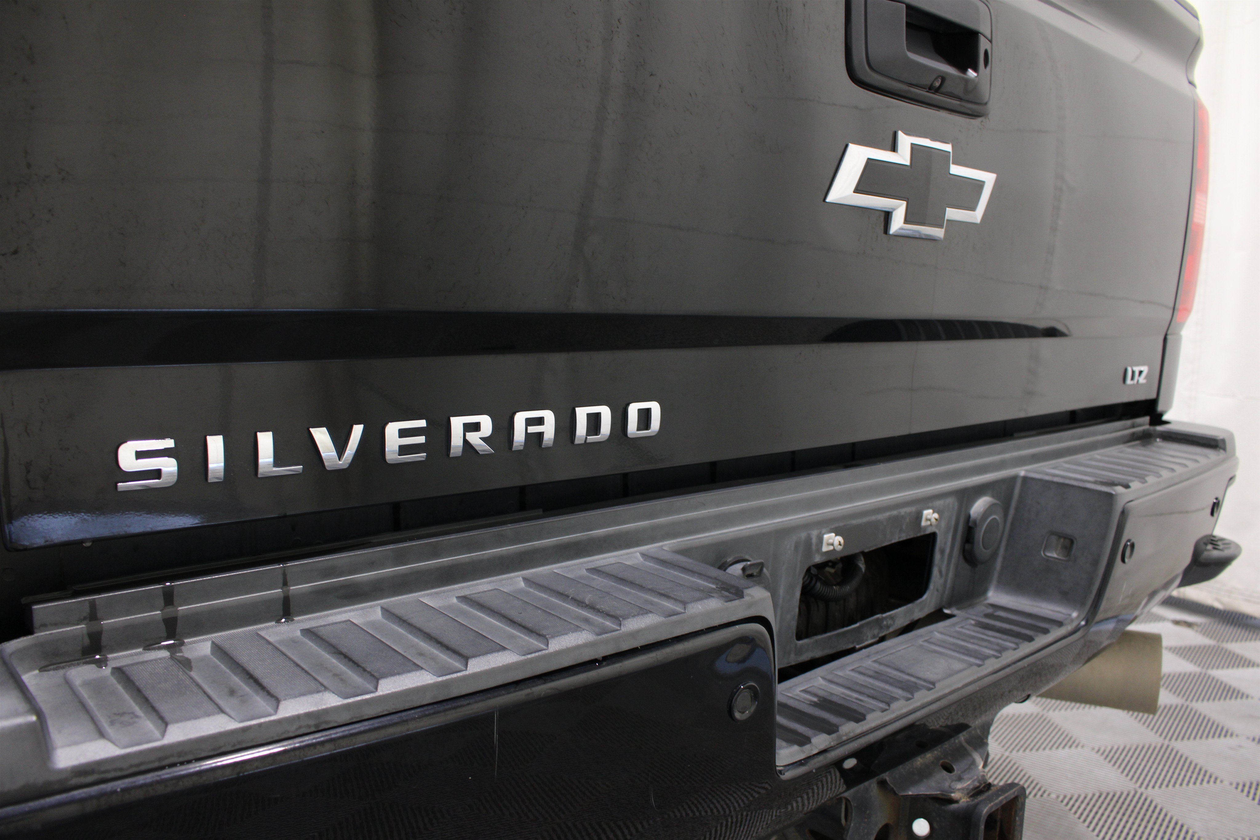 Used 2017 Chevrolet Silverado 2500 LTZ w/ Duramax Plus Package AWD/4WD image 27
