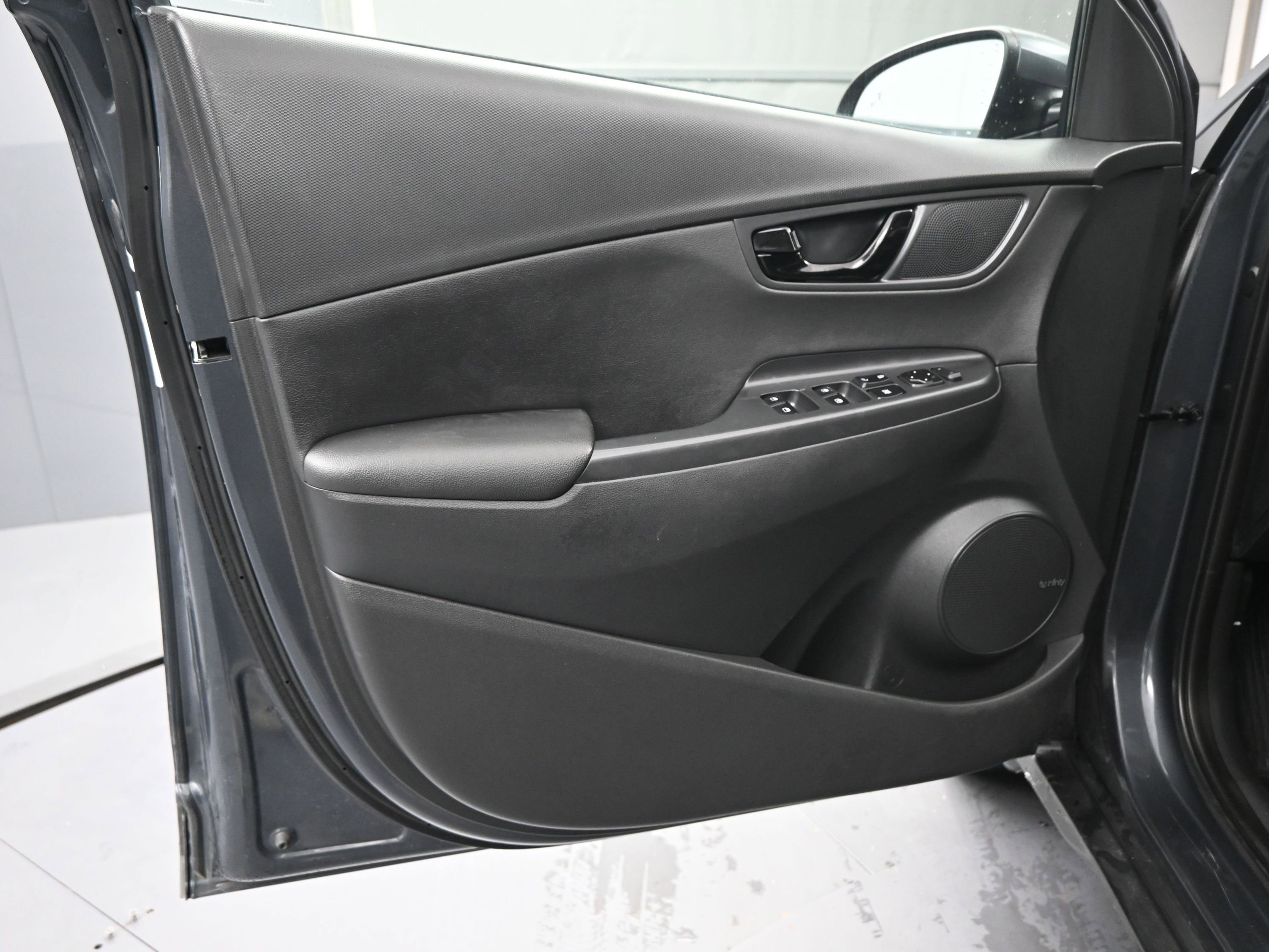 Used 2019 Hyundai Kona Ultimate image 16