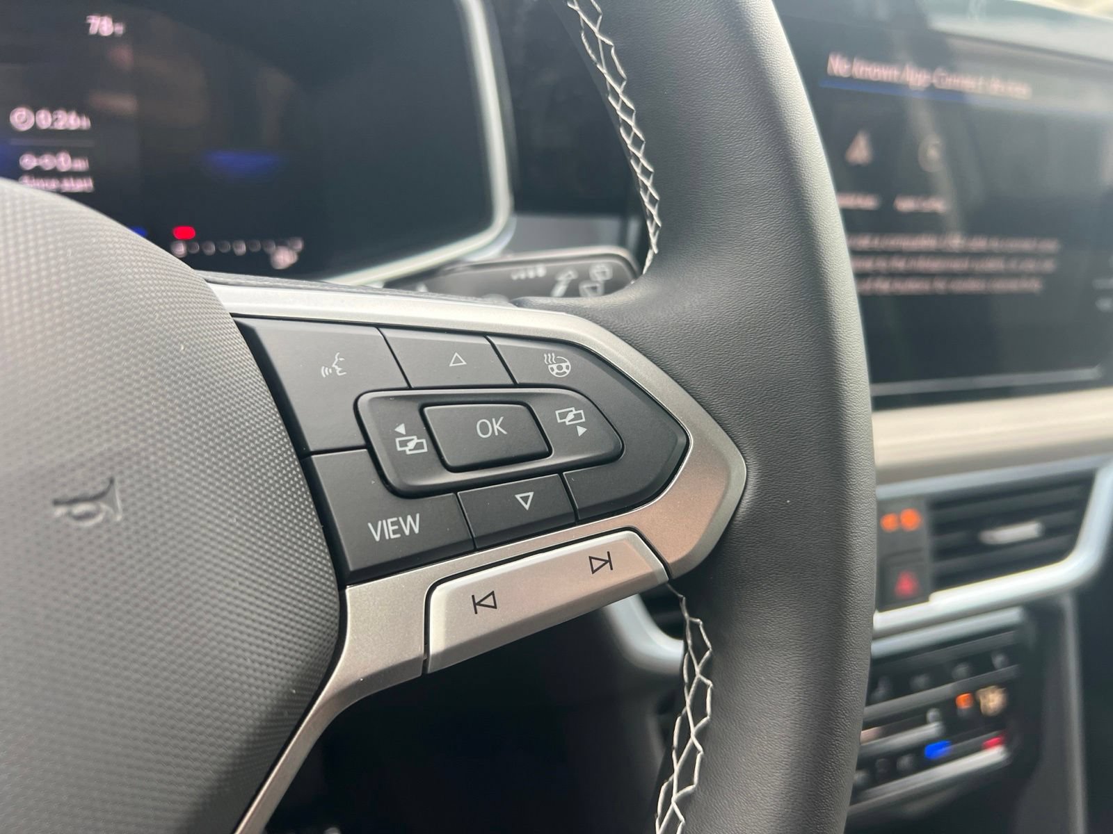 New 2026 Volkswagen Taos SE FWD image 18