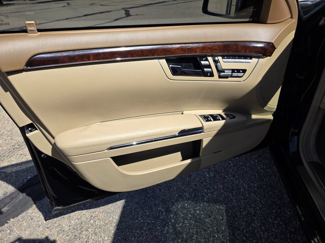Used 2012 Mercedes-Benz S 550 4MATIC image 13
