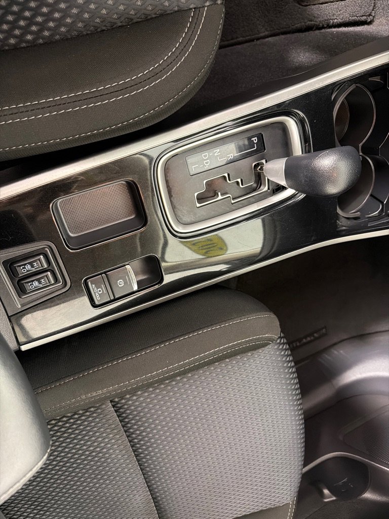 Used 2020 Mitsubishi Outlander ES FWD image 18