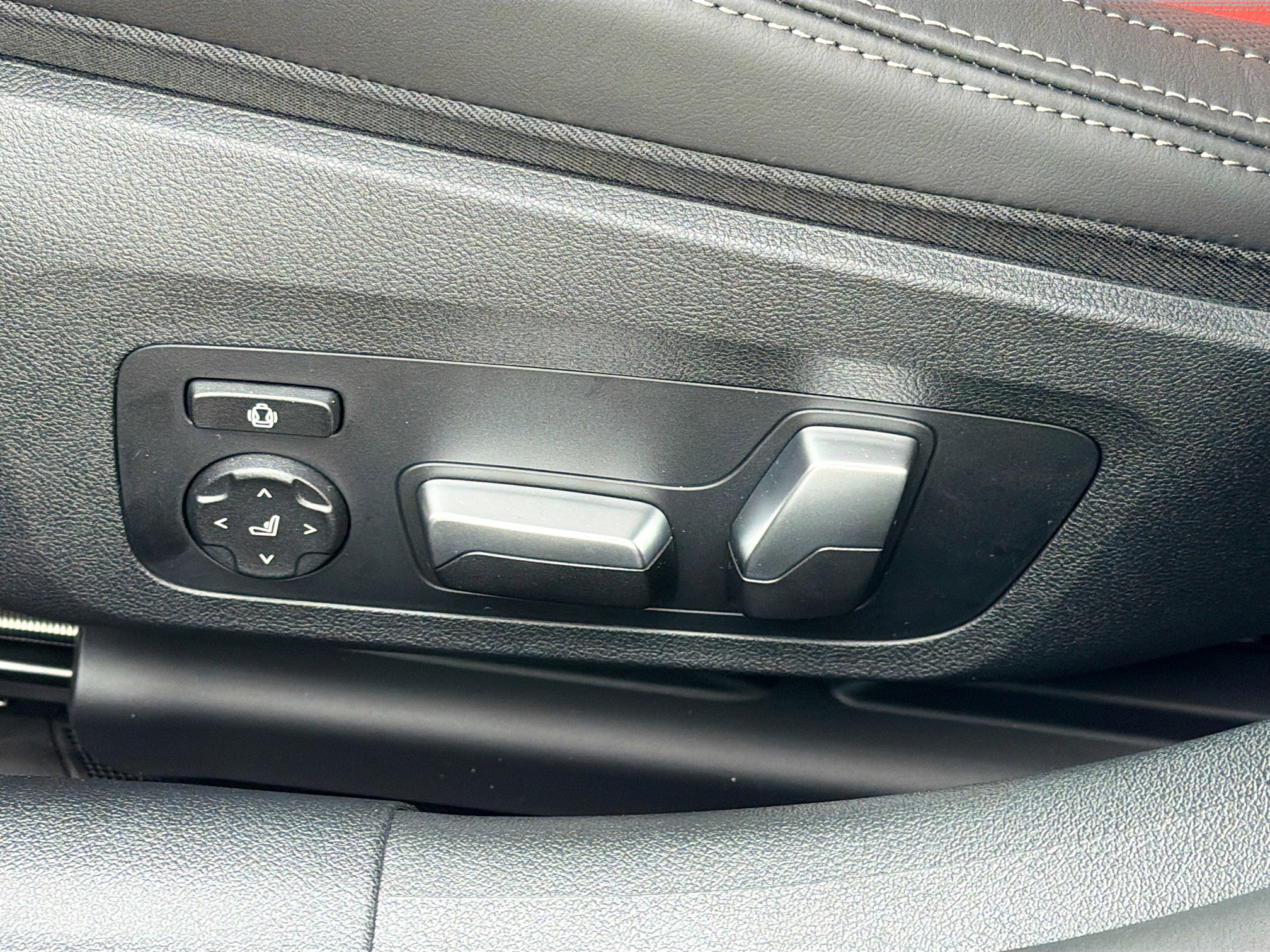 New 2026 BMW 840i w/ M Sport Professional Package image 25