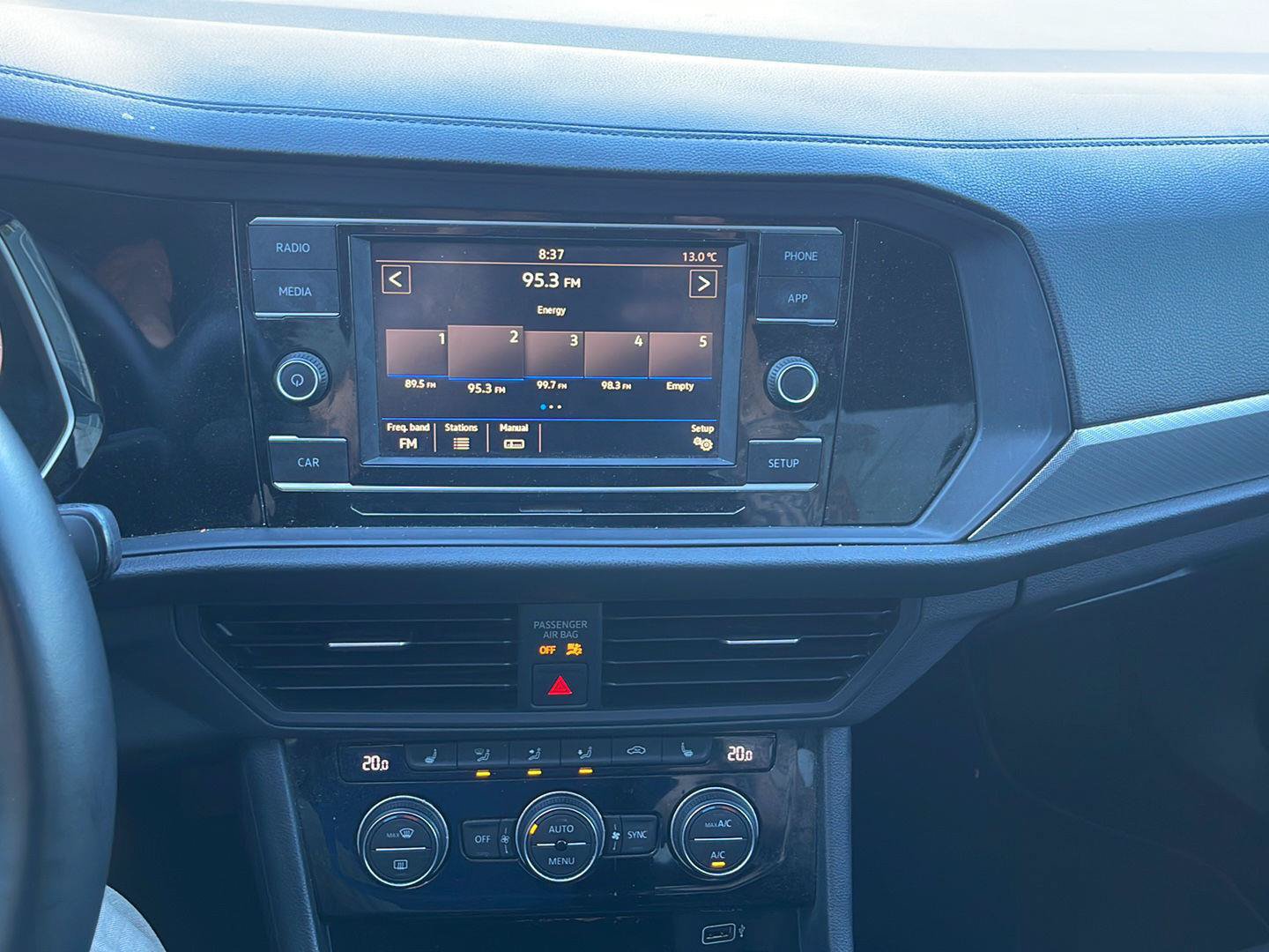 Used 2019 Volkswagen Jetta SE FWD image 8