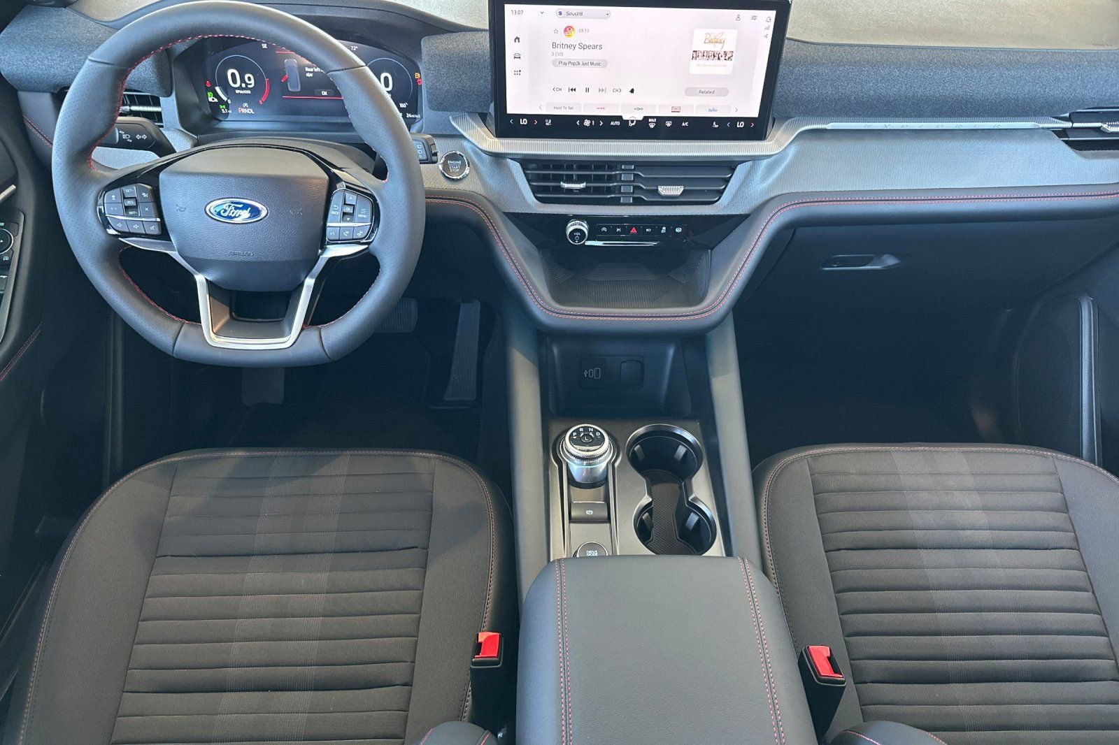 New 2026 Ford Explorer ST-Line w/ ST-Line Street Pack image 12