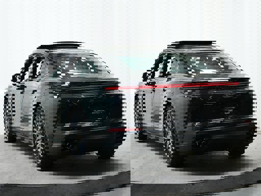 New 2025 Porsche Panamera 4 image 3