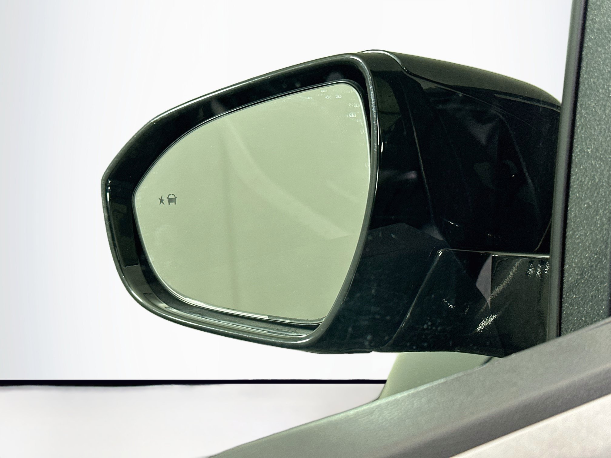 Used 2017 Chevrolet Bolt Premier FWD image 16