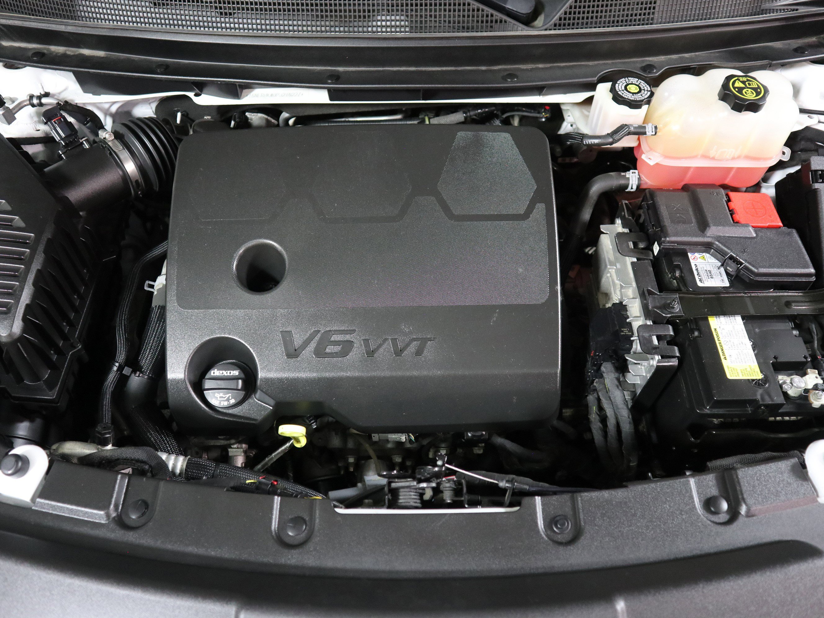 Used 2023 Chevrolet Traverse LT FWD image 14