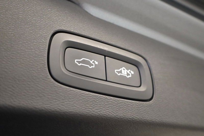 Used 2020 Volvo V60 T5 Cross Country w/ Protection Package Premier image 37