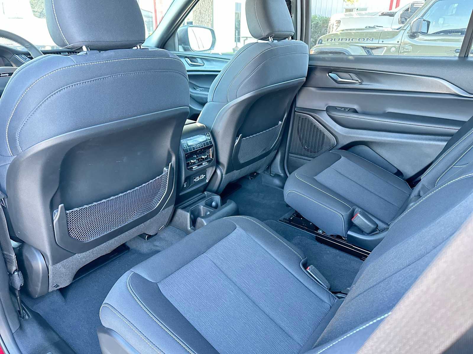 Used 2025 Jeep Grand Cherokee L Laredo w/ Luxury Tech Group I AWD/4WD image 24