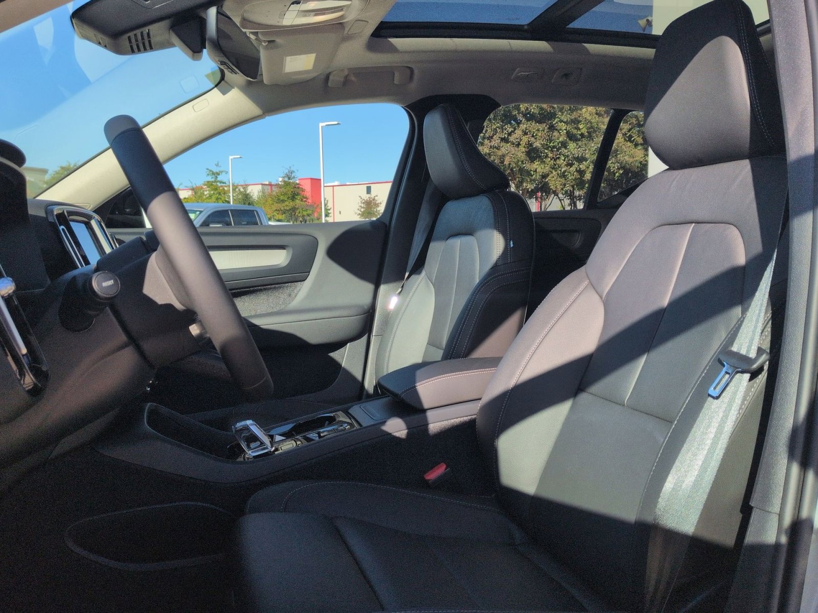 New 2026 Volvo XC40 B5 Plus w/ Protection Package Premier image 13