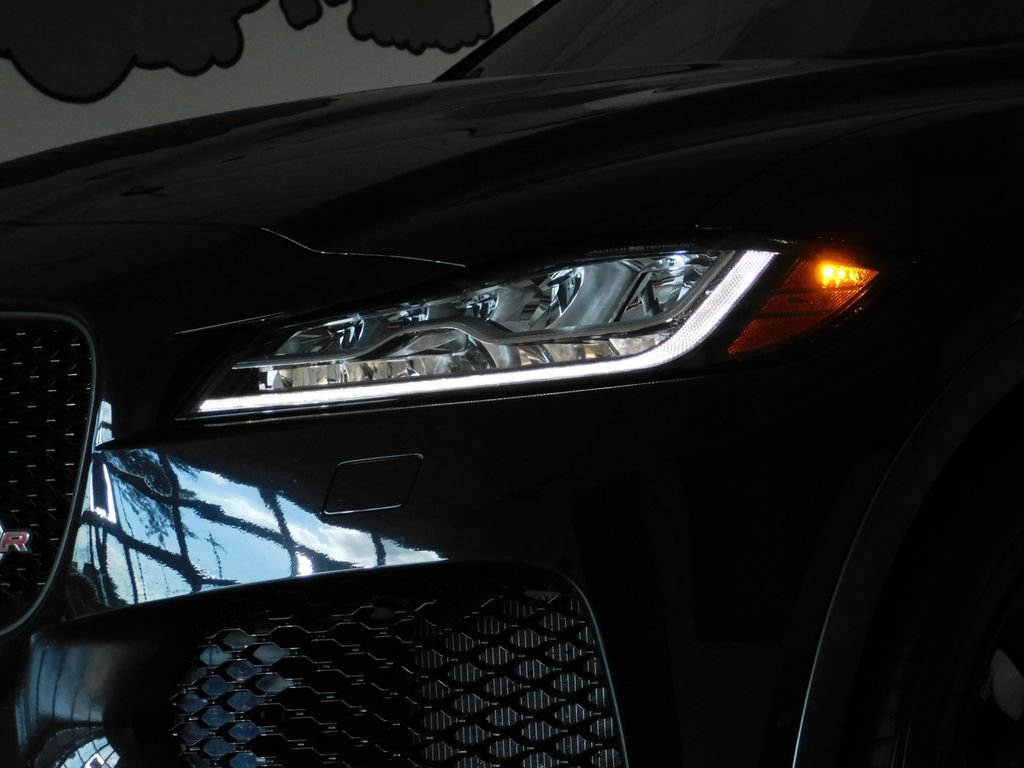 Used 2020 Jaguar F-PACE SVR AWD/4WD image 15