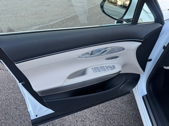 Used 2026 Genesis GV70 2.5T Select image 21