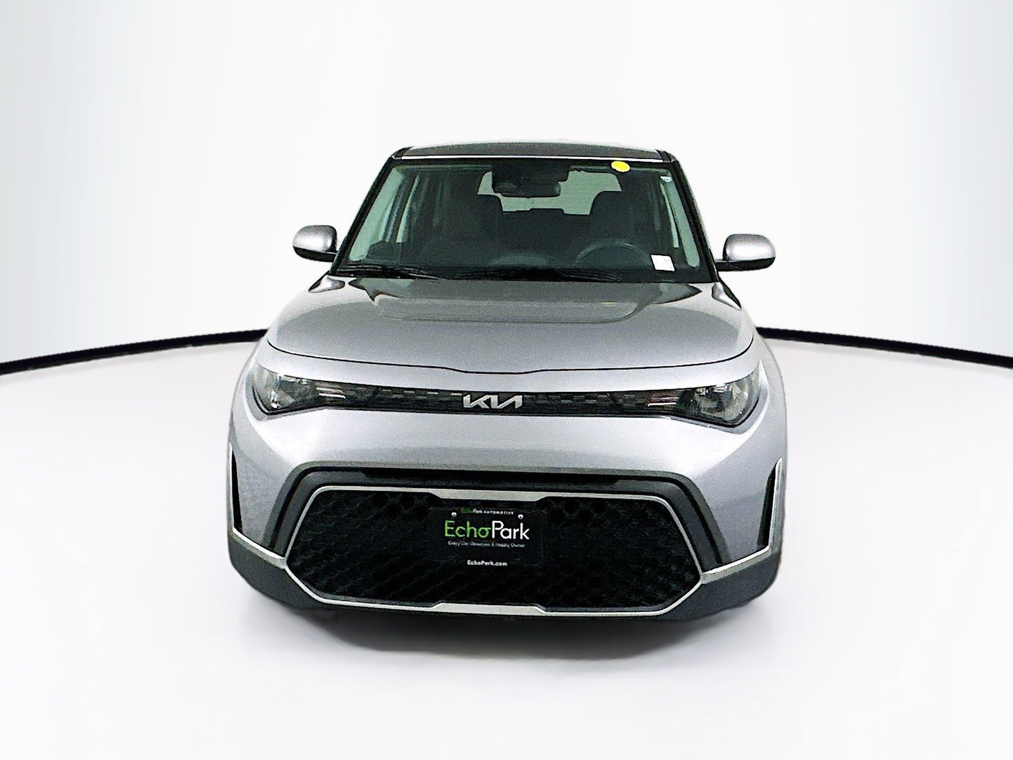 Used 2025 Kia Soul LX w/ LX Technology Package FWD image 2