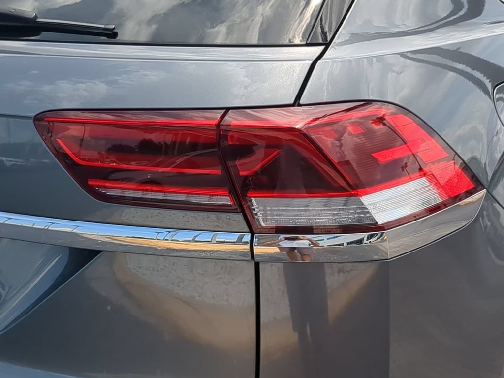 Used 2023 Volkswagen Atlas Cross Sport SE FWD image 8
