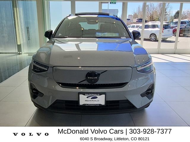 New 2026 Volvo EX40 Ultra AWD/4WD image 3