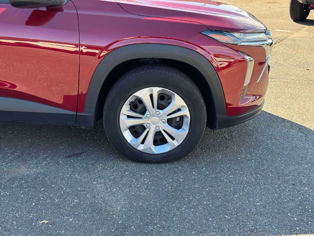 Used 2024 Chevrolet Trax LS FWD image 9