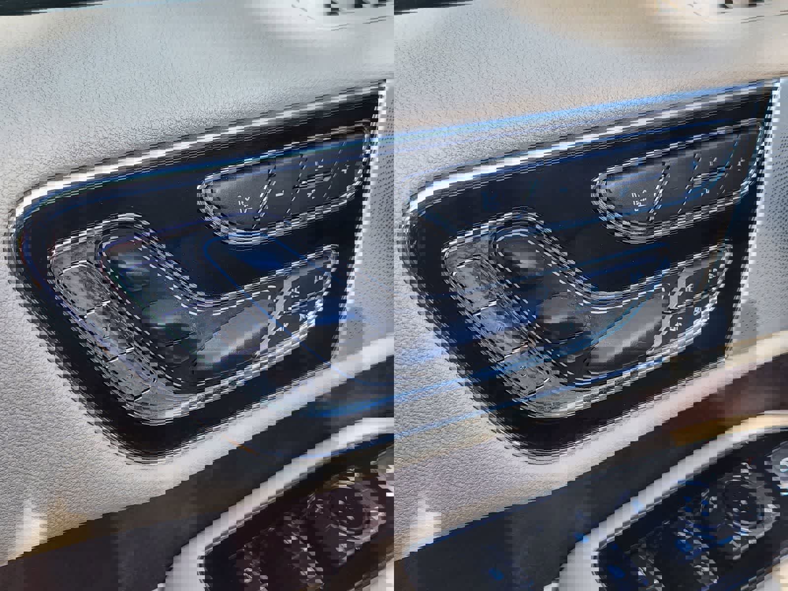 Used 2020 Lincoln Navigator Reserve w/ Equipment Group 208A Reserve image 24