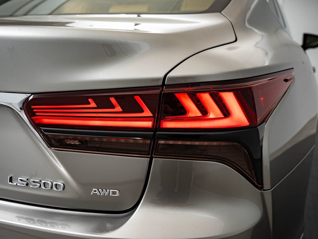 Certified 2023 Lexus LS 500 AWD w/ Interior Upgrade Package image 9