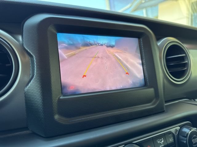Used 2023 Jeep Wrangler Unlimited w/ Convenience Group AWD/4WD image 14