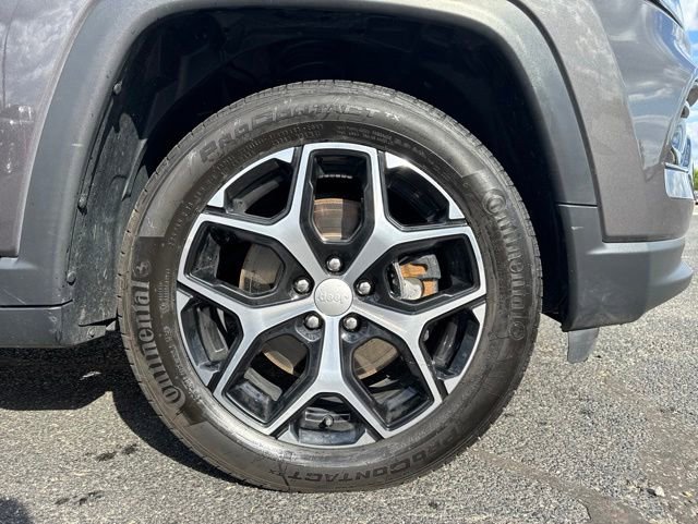 Used 2024 Jeep Compass Limited AWD/4WD image 3
