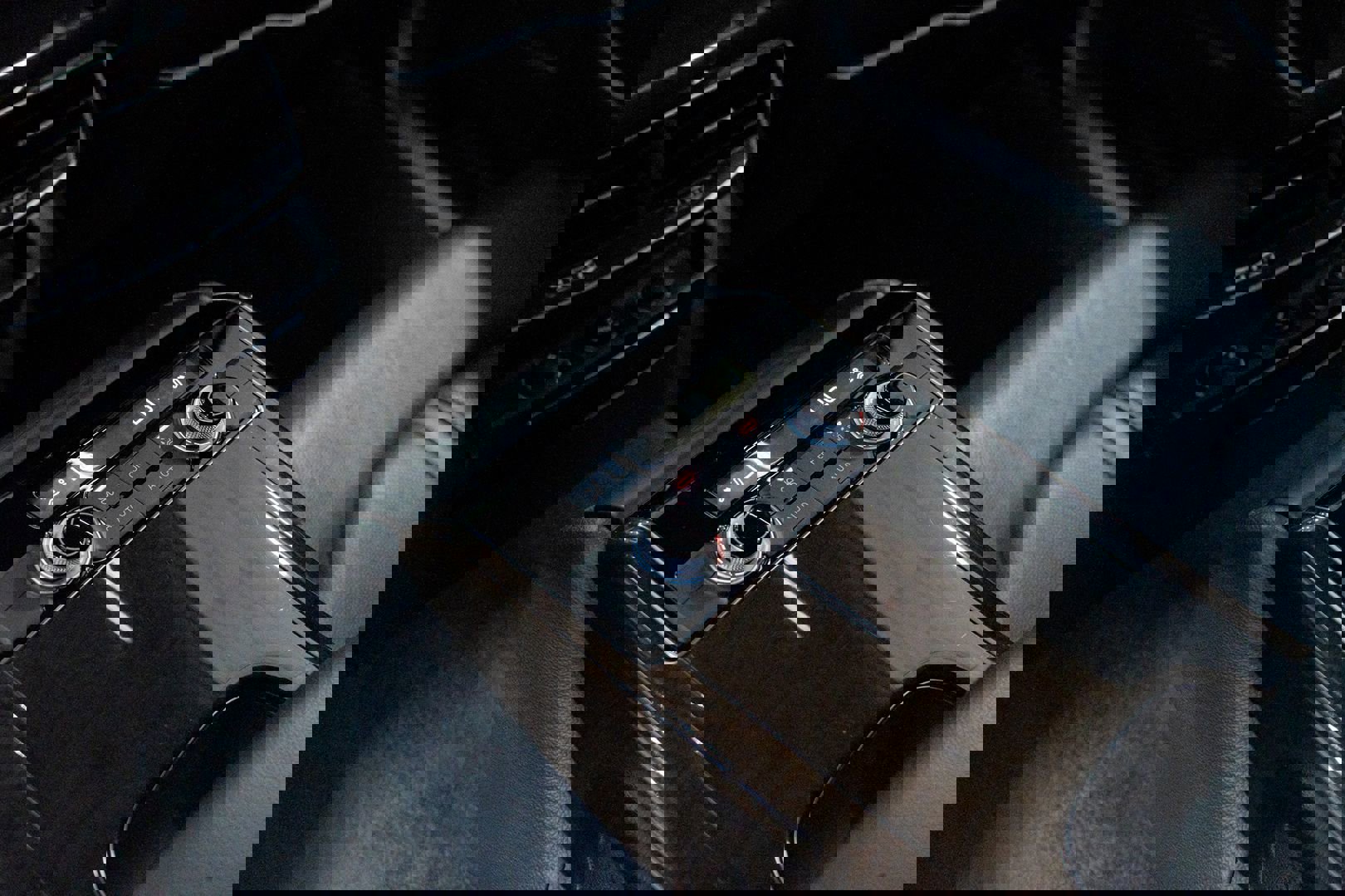 Used 2015 Audi A8 L TDI w/ Premium Package image 21