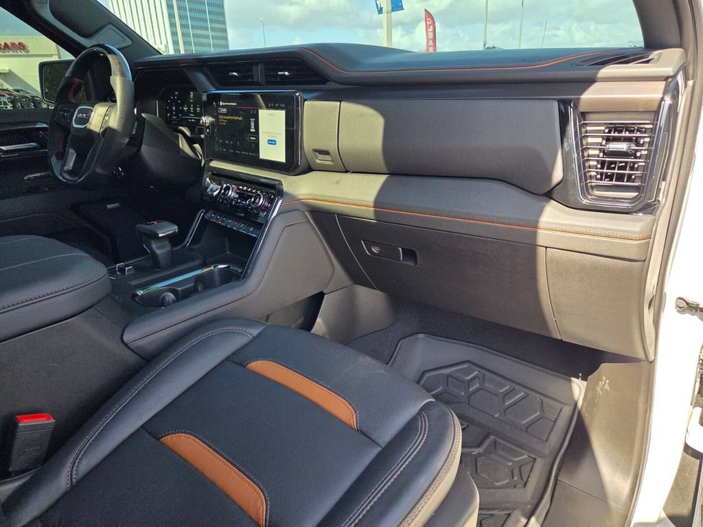 Used 2025 GMC Sierra 1500 AT4 w/ AT4 Premium Package AWD/4WD image 21