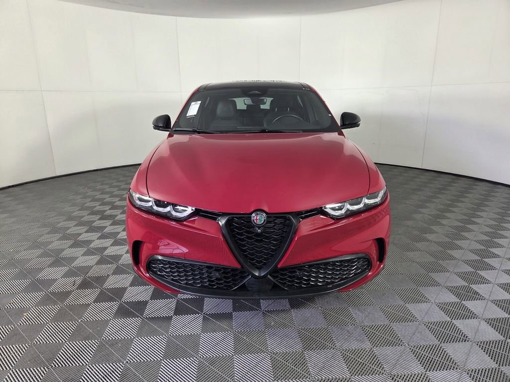 Used 2025 Alfa Romeo Tonale w/ Premium Package AWD/4WD image 3