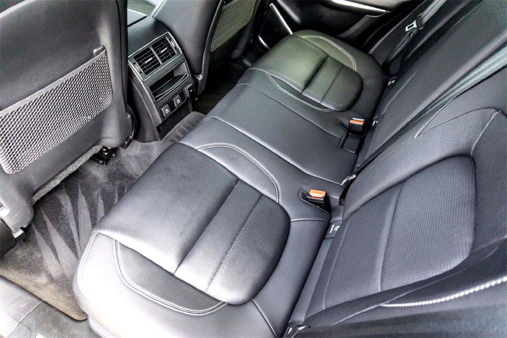 Used 2024 Jaguar F-PACE R-Dynamic S image 28