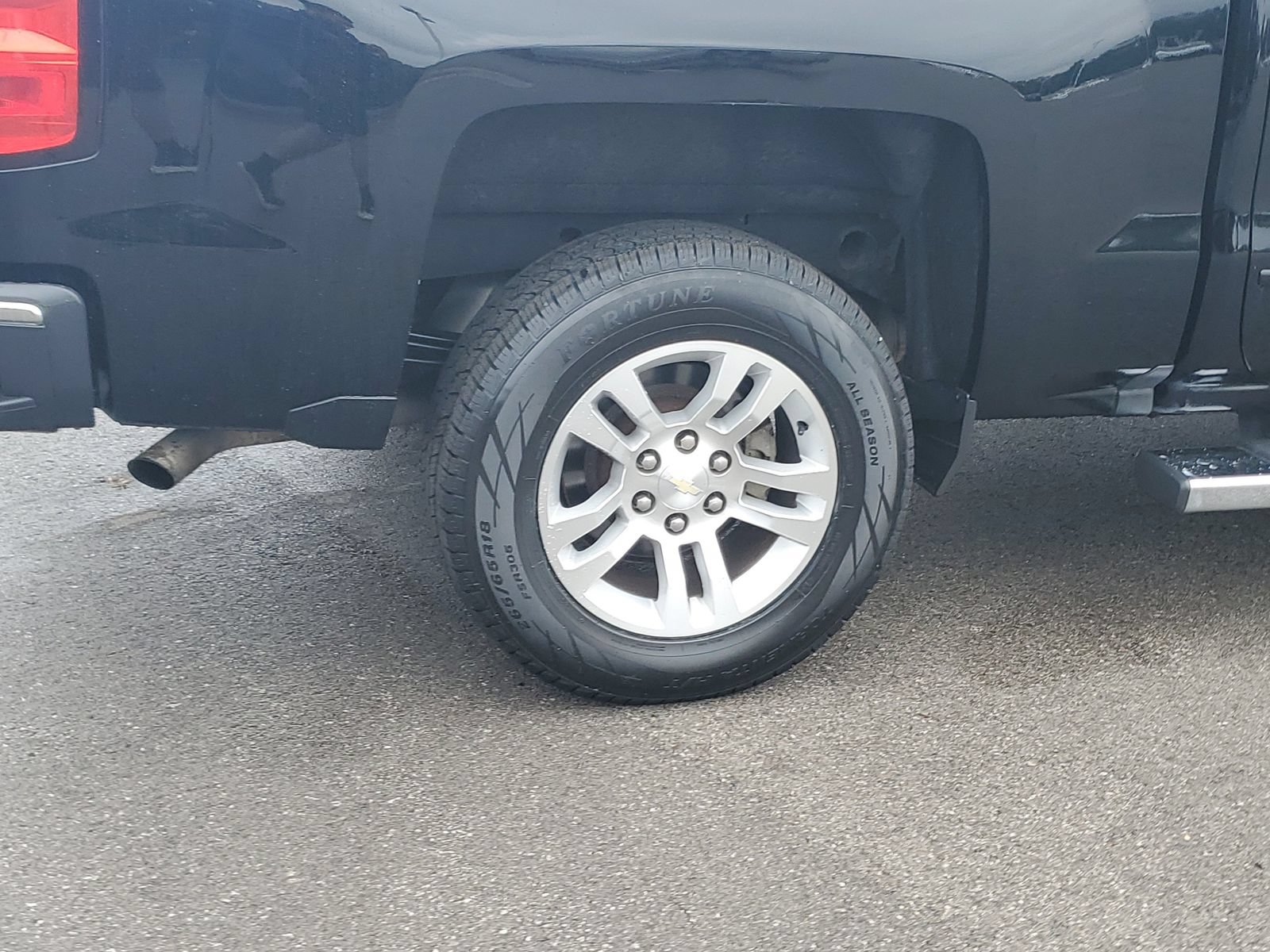 Used 2018 Chevrolet Silverado 1500 LT w/ All Star Edition AWD/4WD image 5