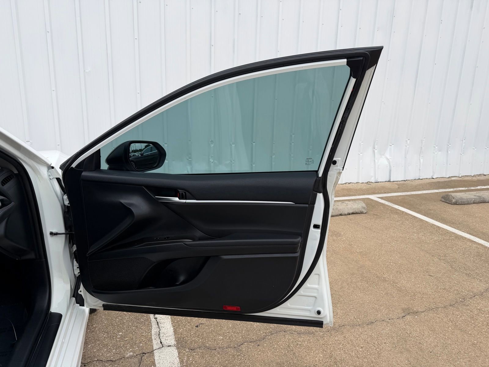 Used 2022 Toyota Camry SE FWD image 25