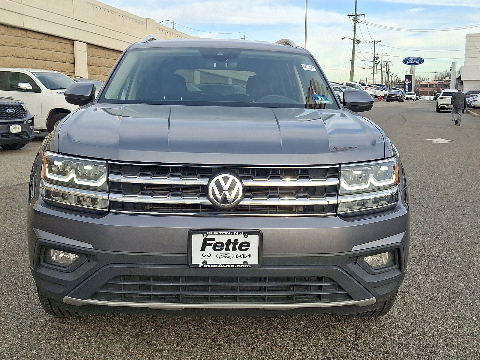 Used 2019 Volkswagen Atlas SE w/ Towing Package image 2