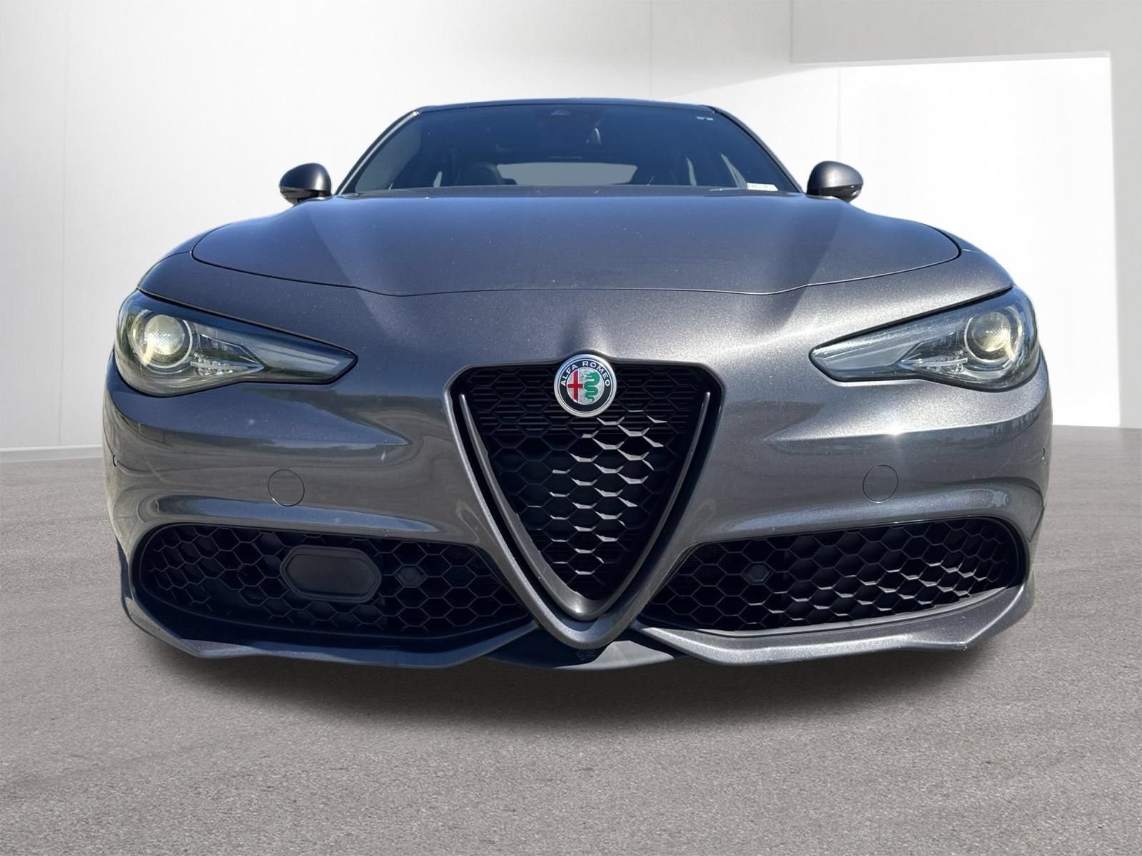 Used 2023 Alfa Romeo Giulia Sprint RWD image 32