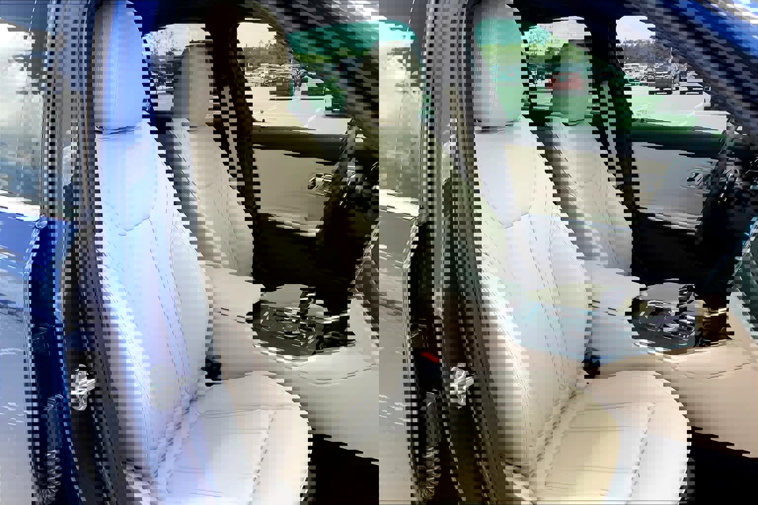 Used 2021 BMW 330i Sedan w/ Premium Package image 15