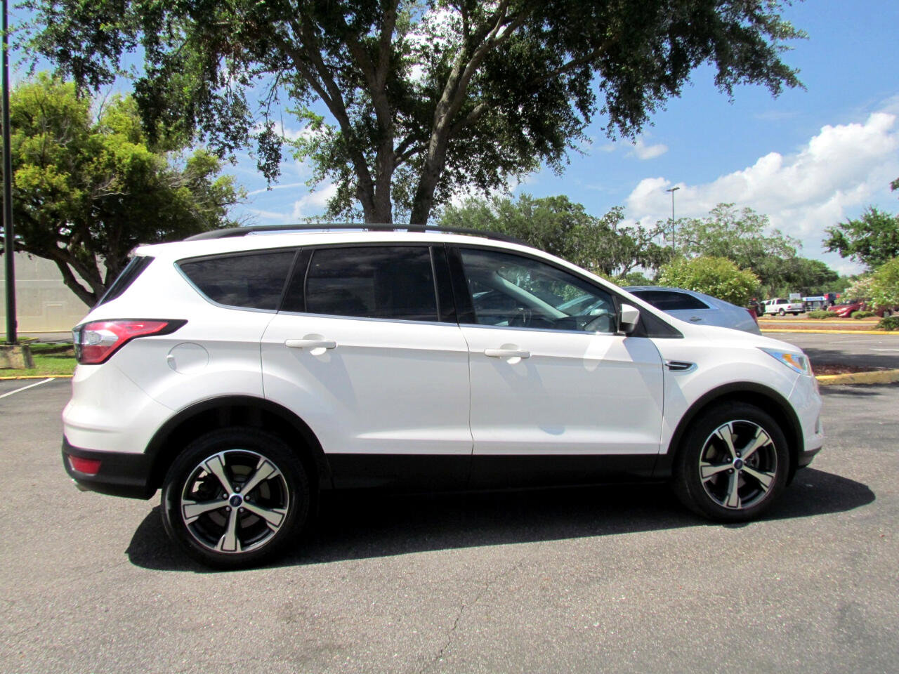 Used 2018 Ford Escape SEL w/ Ford Safe & Smart Package image 10