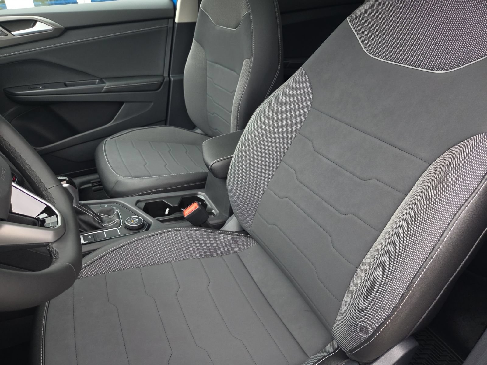 New 2027 Volkswagen Taos SE AWD/4WD image 18
