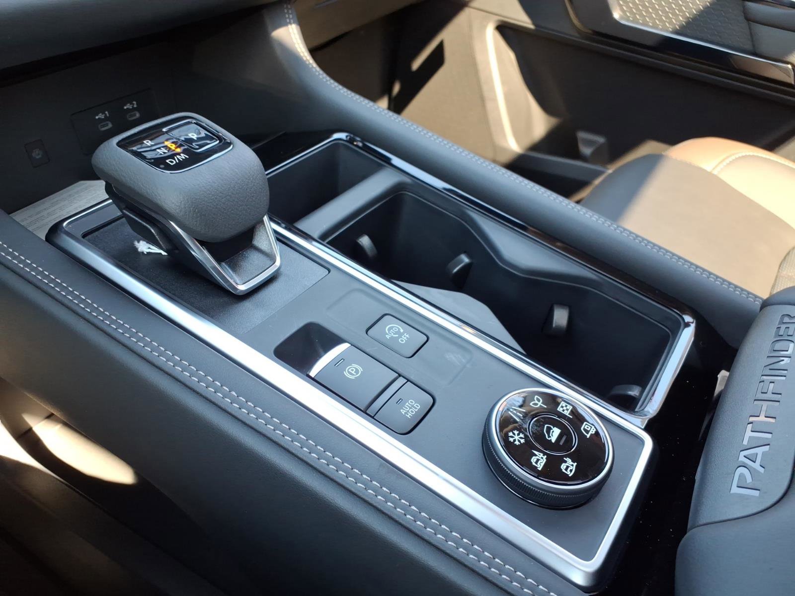 New 2026 Nissan Pathfinder Platinum AWD/4WD image 17